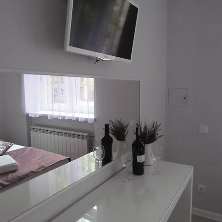 Bright And Cosy In City Center Apartman